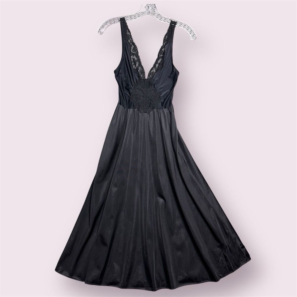 VTG OLGA Silky Soft Peignoir Nightgown Full Sweep S Black Lace Negligee Goth